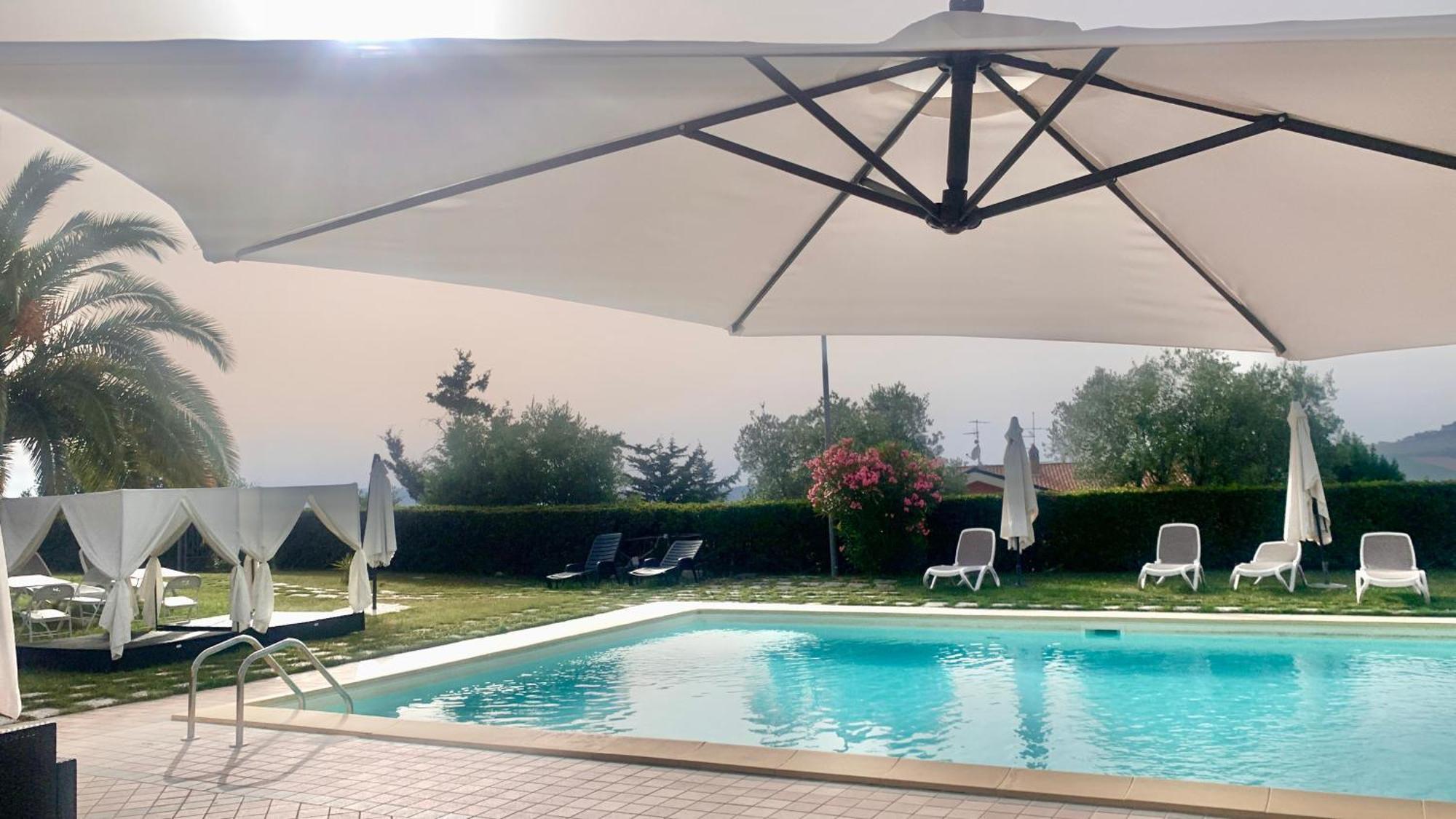 Country Hotel & Resort I Calanchi Ripatransone Eksteriør billede